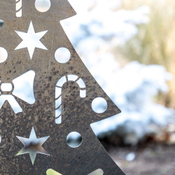 Zoom sobre el árbol de Navidad Corten