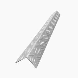 Rutschfeste Aluminium-Winkelleiste – John Steel